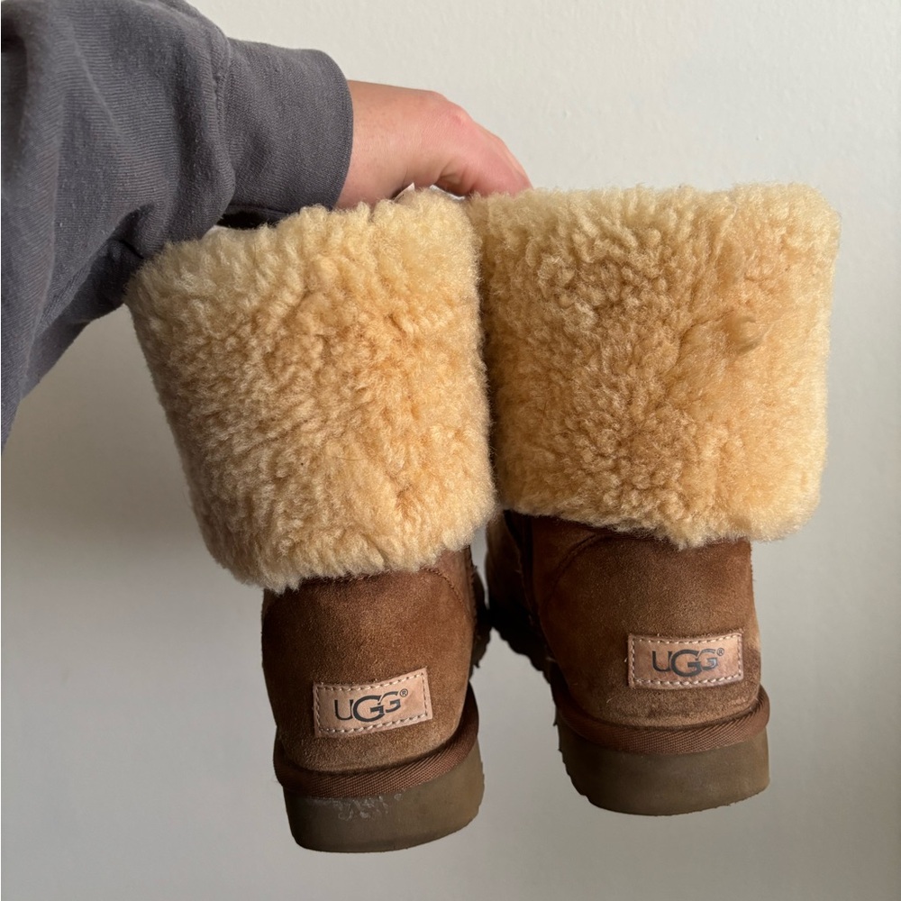 Ugg Chestnut Boots - Picture 3 of 4